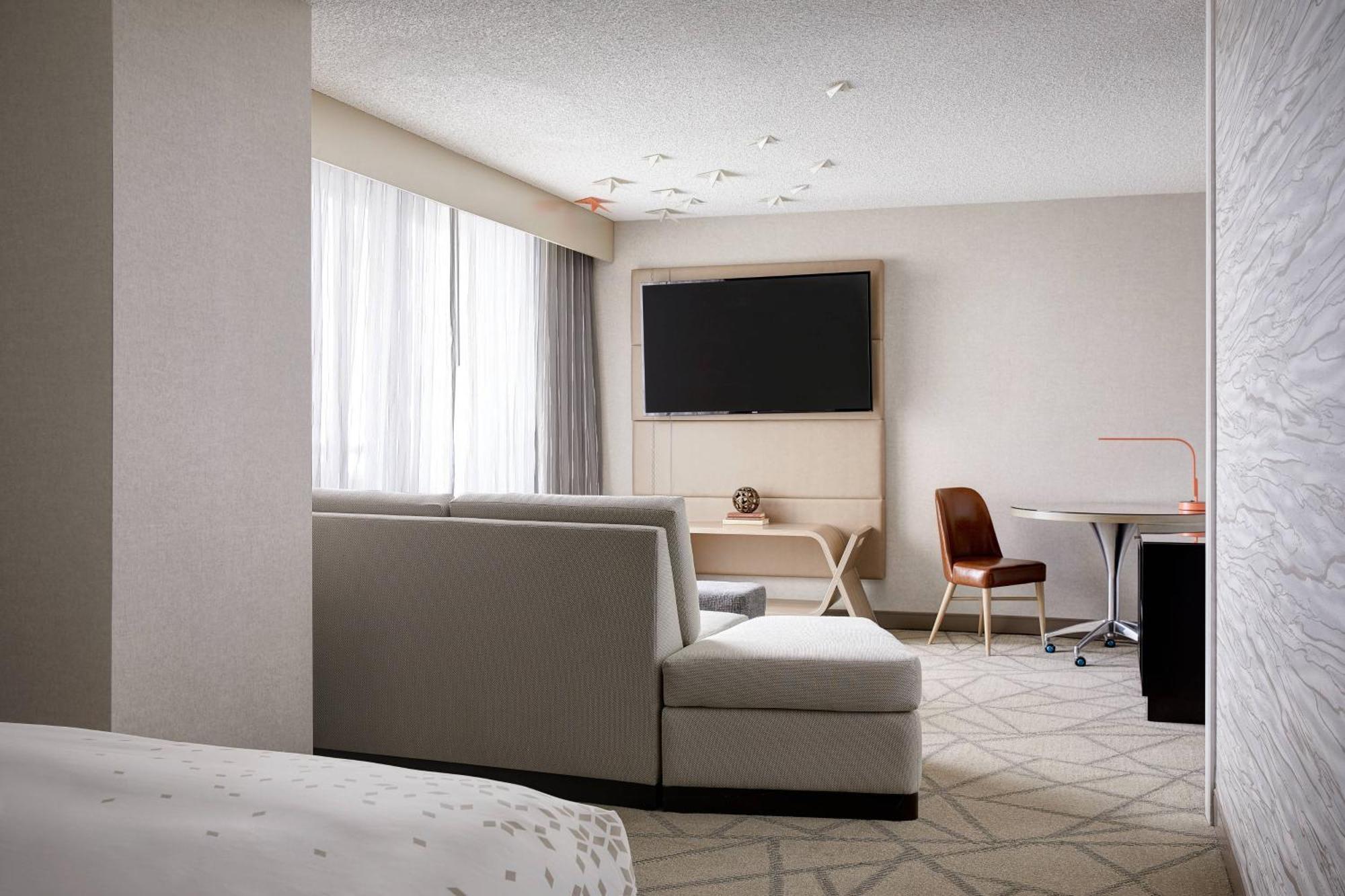 Renaissance Denver Central Park Hotel Extérieur photo